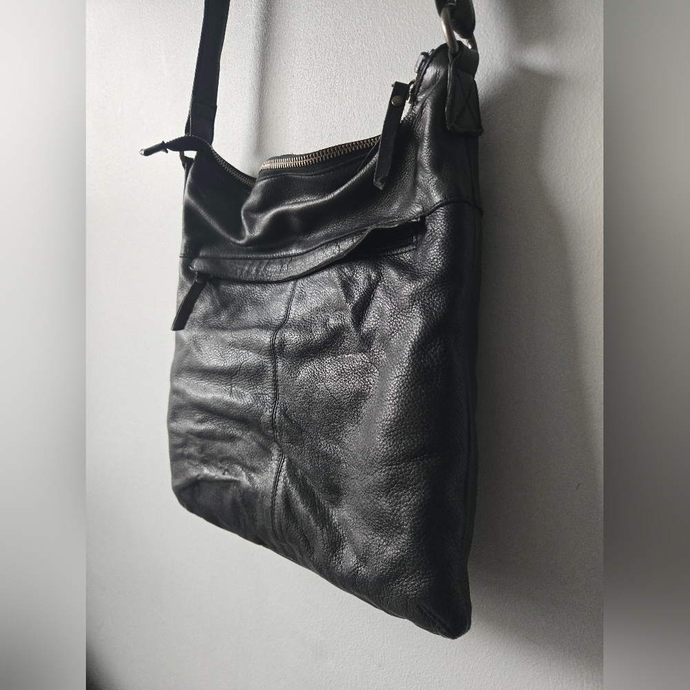 Latico Crossbody Leather Bag Black - Picture 4 of 8